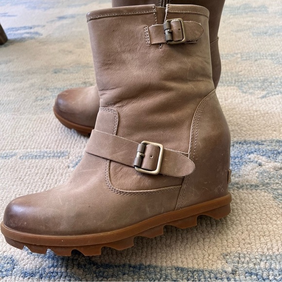 SOREL Joan Of Arctic Wedge II Boot Size 8.5 EUC Tan - Picture 3 of 10